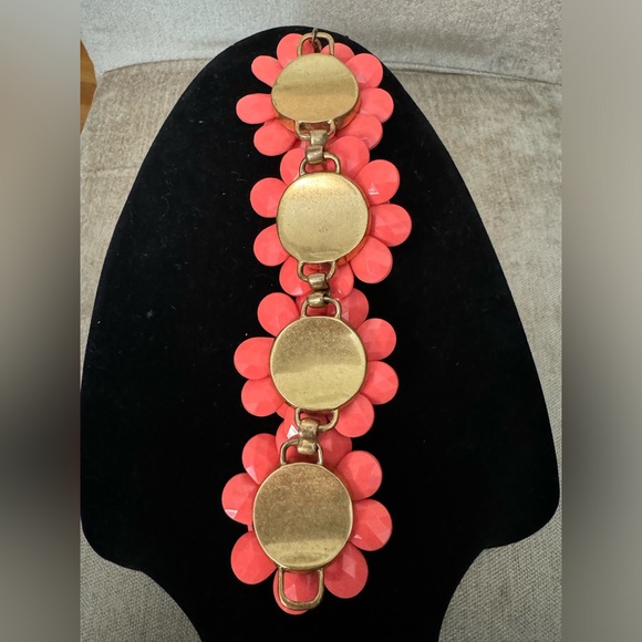J Crew Statement Bracelet - Coral/Pink Flower Bracelet with Dust Bag - EUC - Picture 5 of 8